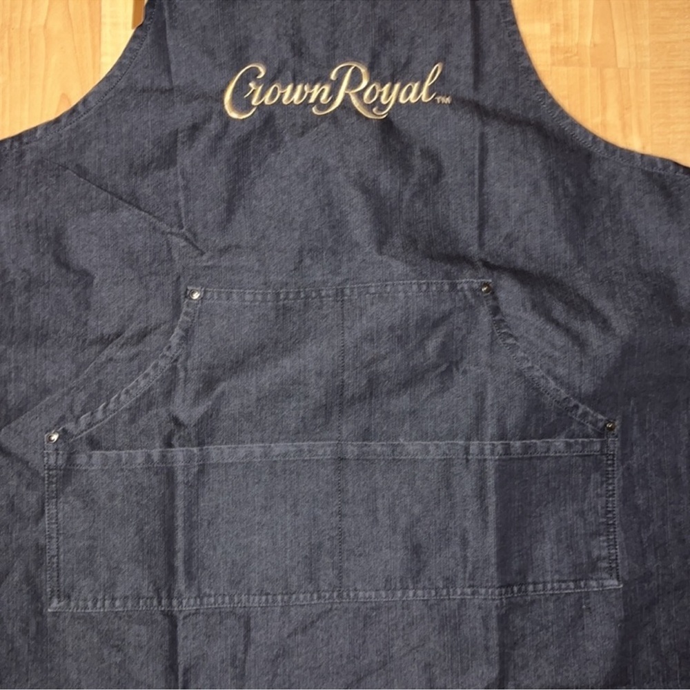 NEW Crown Royal Whiskey Black Denim Bartender Apron with Pockets - Picture 1 of 11